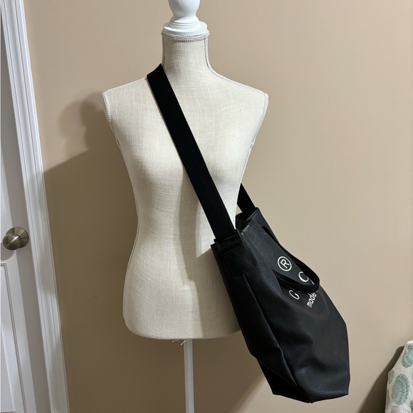 ❌SOLD❌ Gucci Tote - Picture 6 of 7